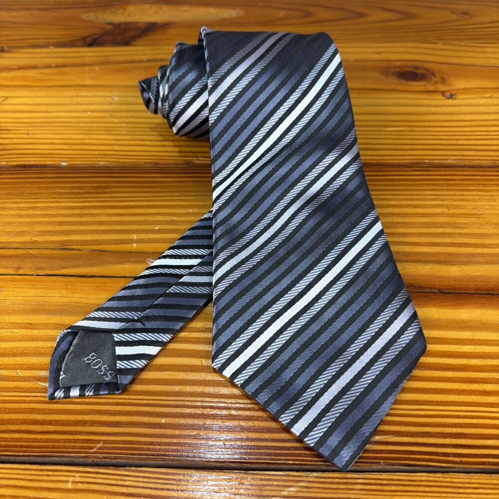 Hugo Boss Men’s Silver/Gray Striped 100% Silk Tie 59"